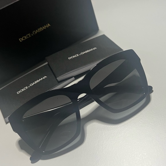 Authentic Dolce&Gabbanna Sunglasses -DG4384 - Picture 11 of 12